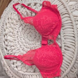 Calvin Klein Collection Red Lace Push-Up Bra